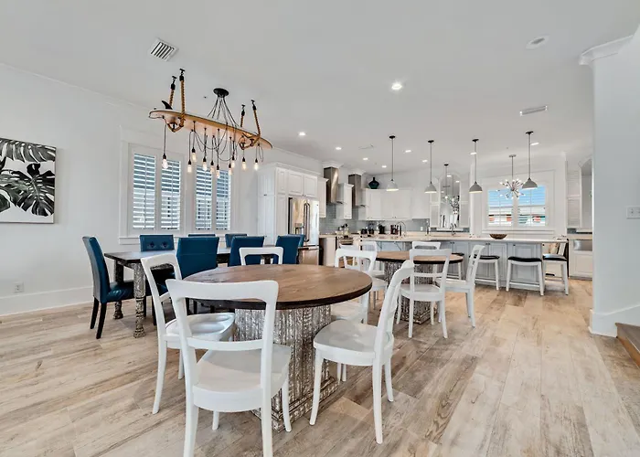 Memory Maker By Gsvr - Spacious Beachfront Retreat With Heated Pool, Elevator - Free Activities And Golf Holiday home