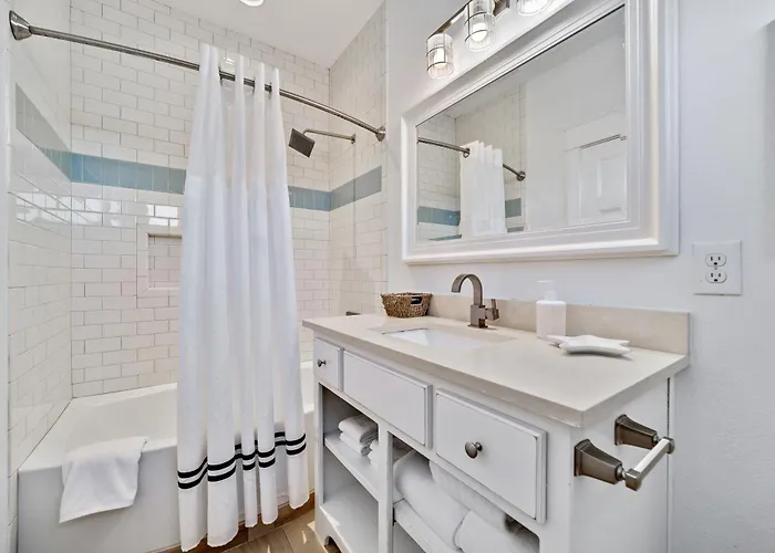 Memory Maker By Gsvr - Spacious Beachfront Retreat With Heated Pool, Elevator - Free Activities And Golf Holiday home Gulf Shores